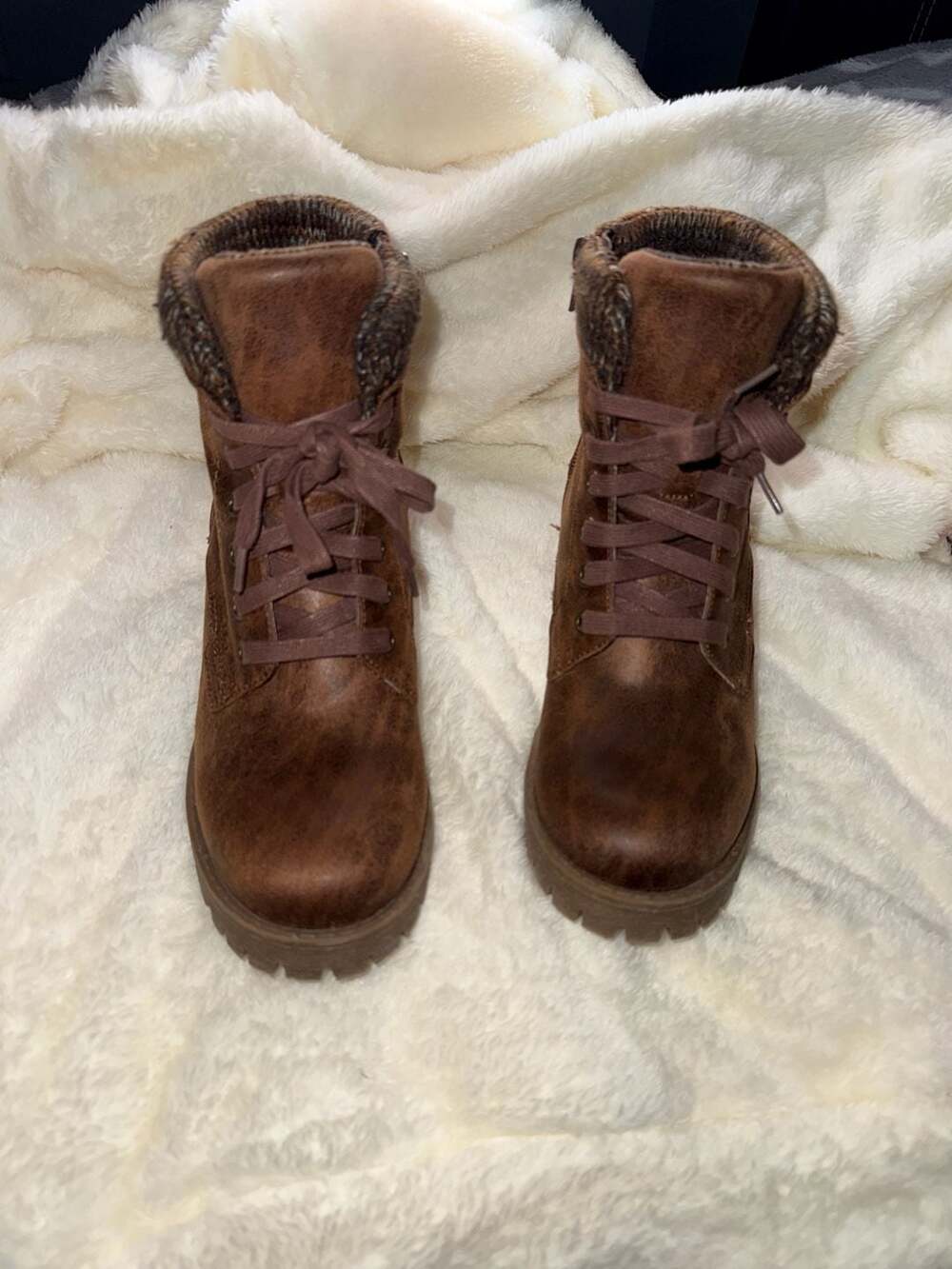 Brown Lace-Up Ankle Boots with Knit Cuff Bullboxer